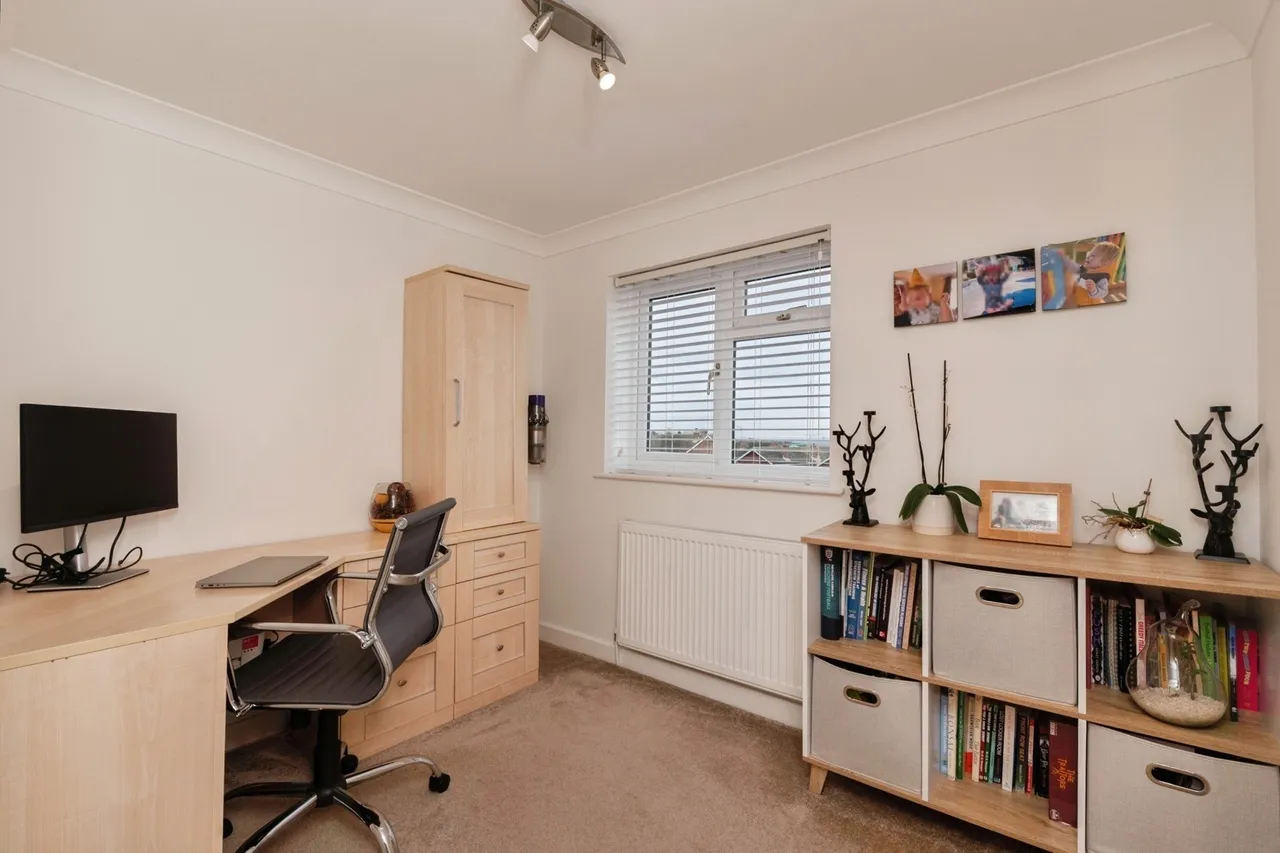Halstow Way, BASILDON, Essex, SS13, photo 17