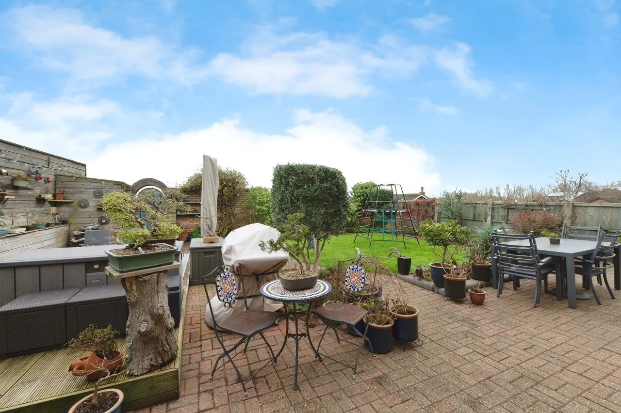 Halstow Way, BASILDON, Essex, SS13, photo 12