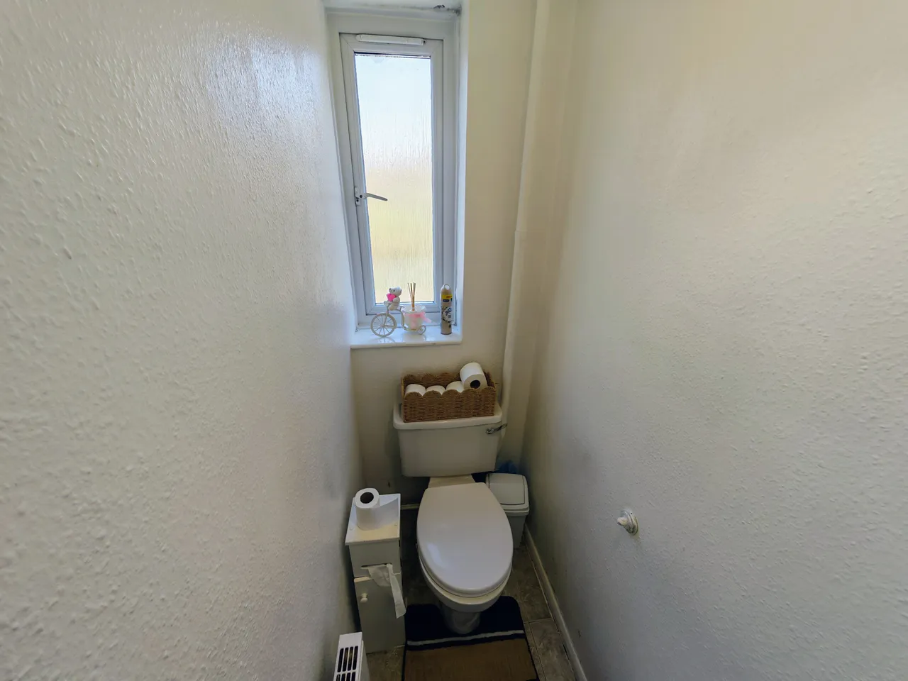 Dabbs Hill Lane, Northolt, UB5, photo 6