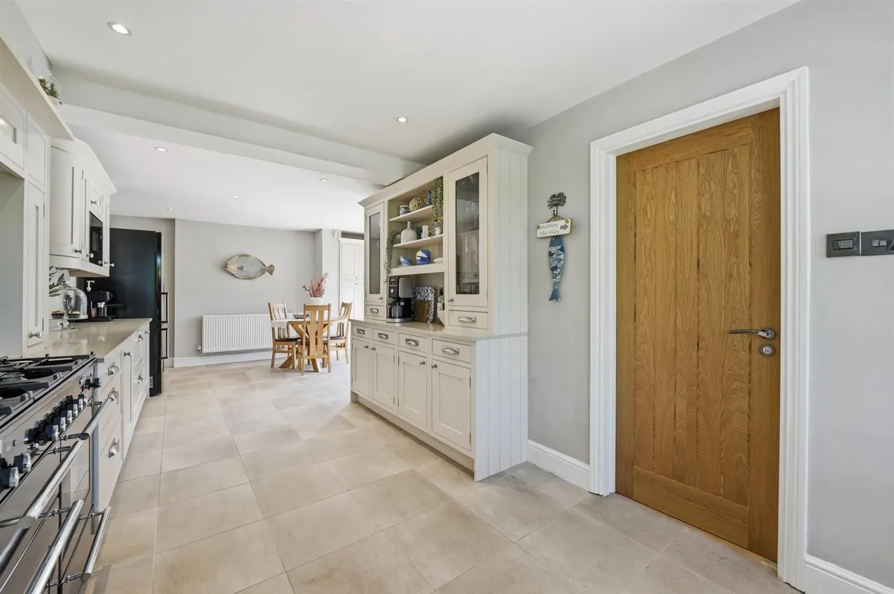 Pool End Close, Tytherington, photo 12