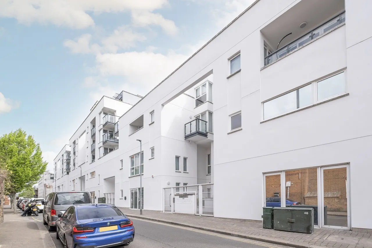 Point Pleasant, London, SW18, photo 2