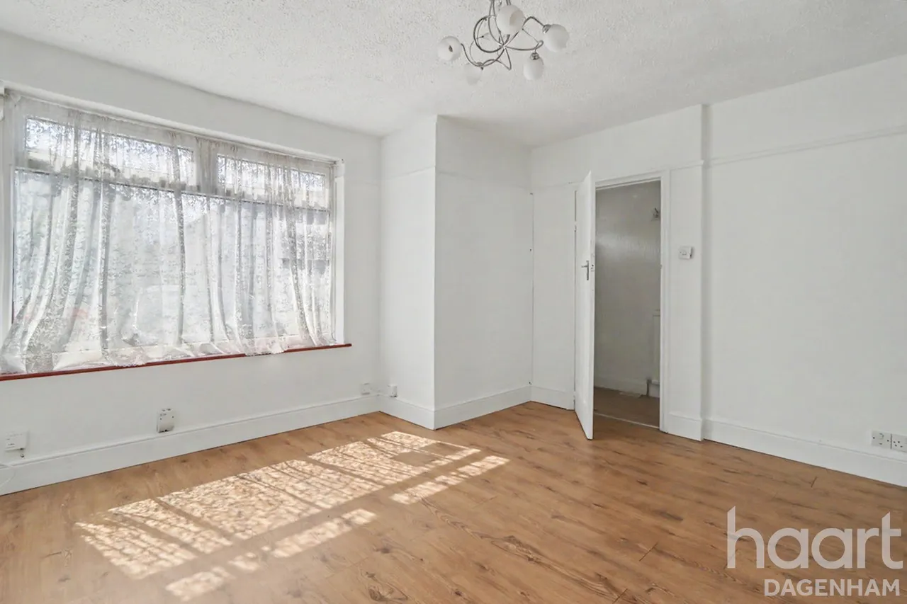 Orchard Road, Dagenham, RM10, photo 5