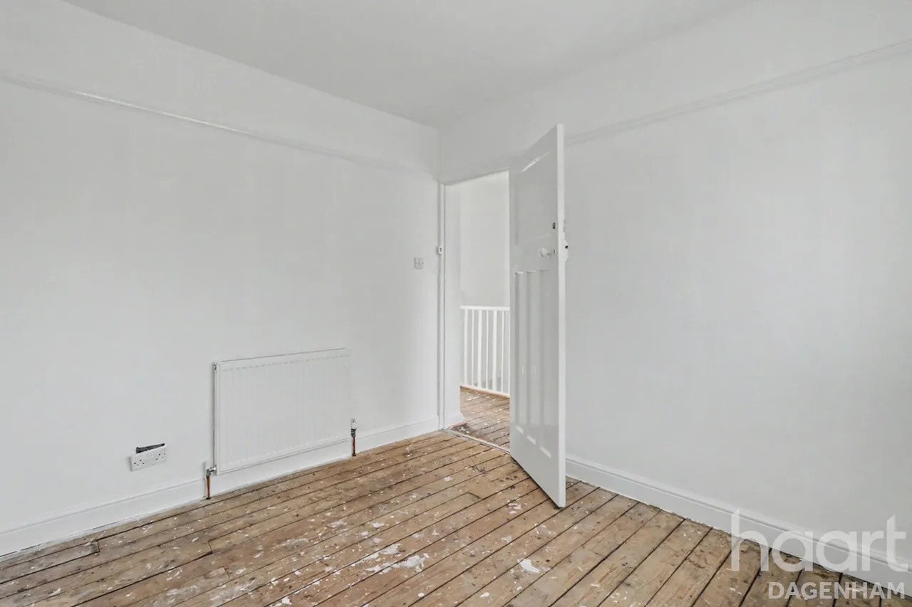 Orchard Road, Dagenham, RM10, photo 17