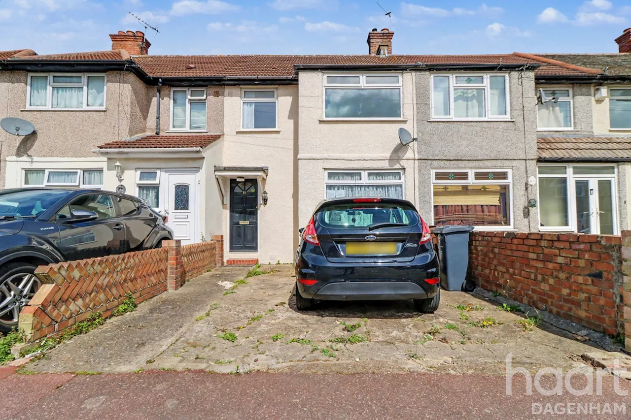 3 bed house for sale, Orchard Road, Dagenham, RM10