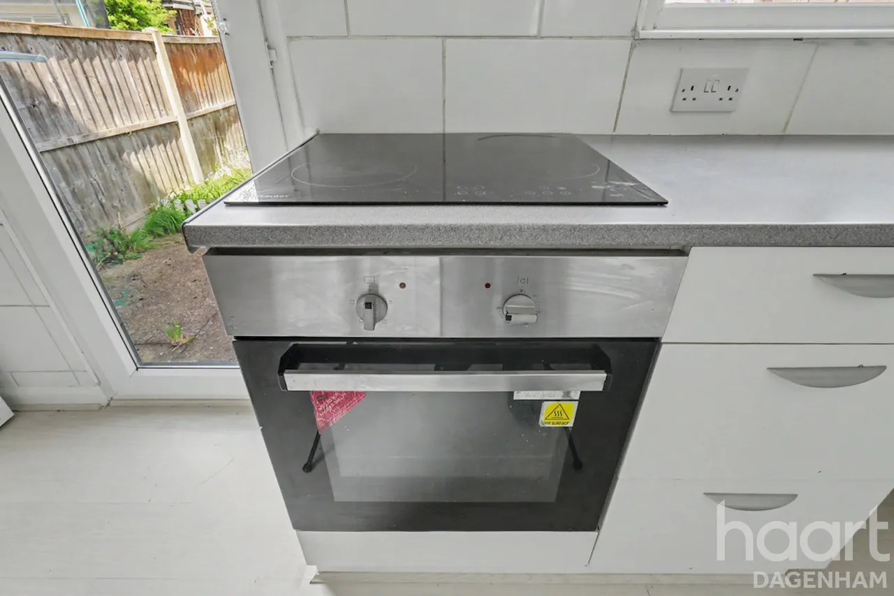 Orchard Road, Dagenham, RM10, photo 11