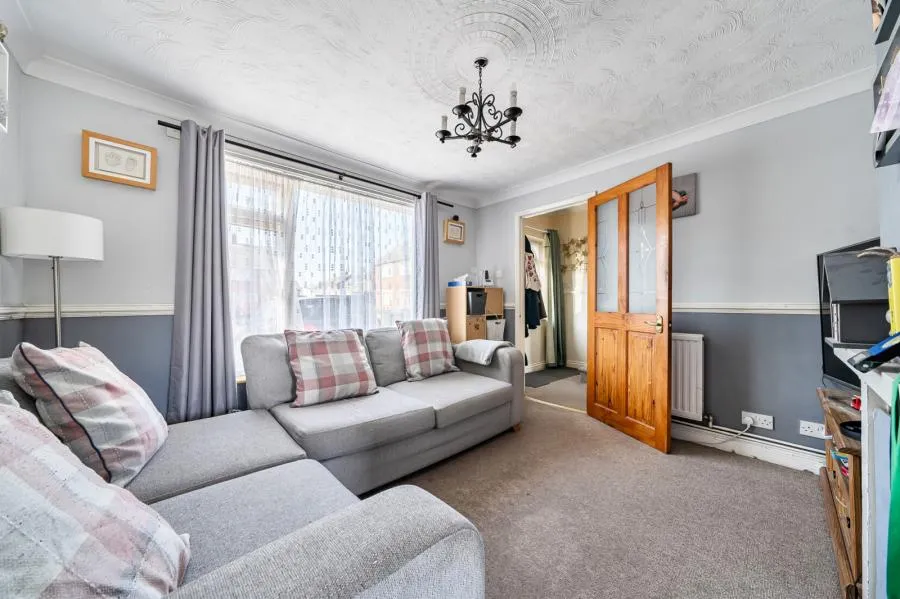 Park Close, Burton, BH23, photo 4
