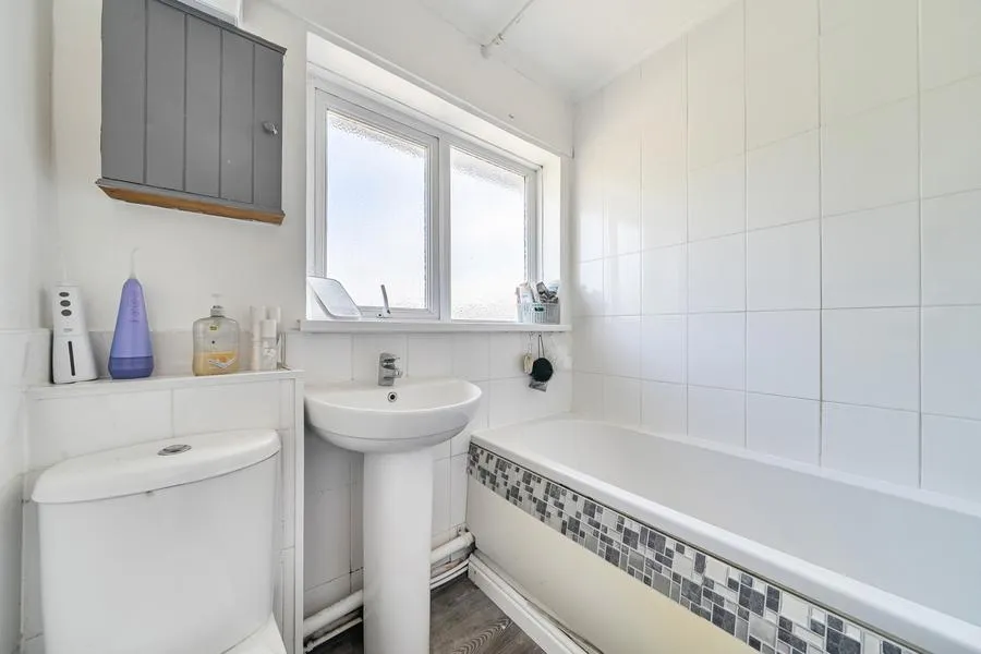 Park Close, Burton, BH23, photo 13
