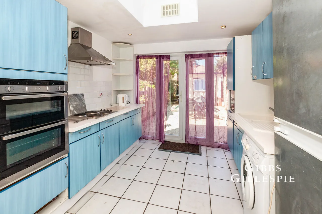Ivanhoe Close, Uxbridge Fees Apply, UB8, photo 3