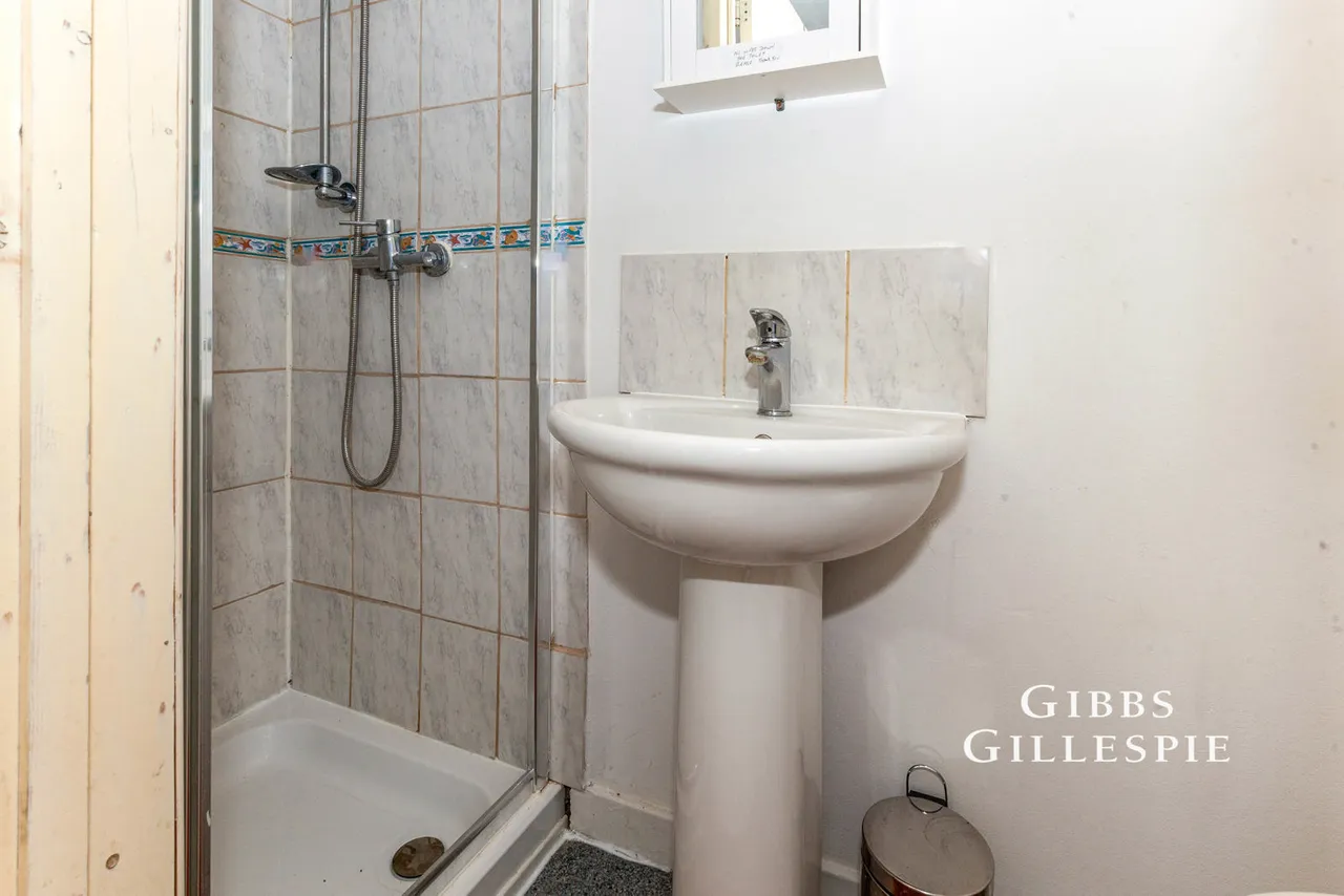 Ivanhoe Close, Uxbridge Fees Apply, UB8, photo 8