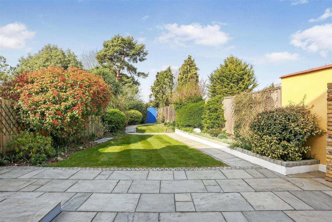 Anne Boleyn's Walk, Cheam, SM3, photo 16