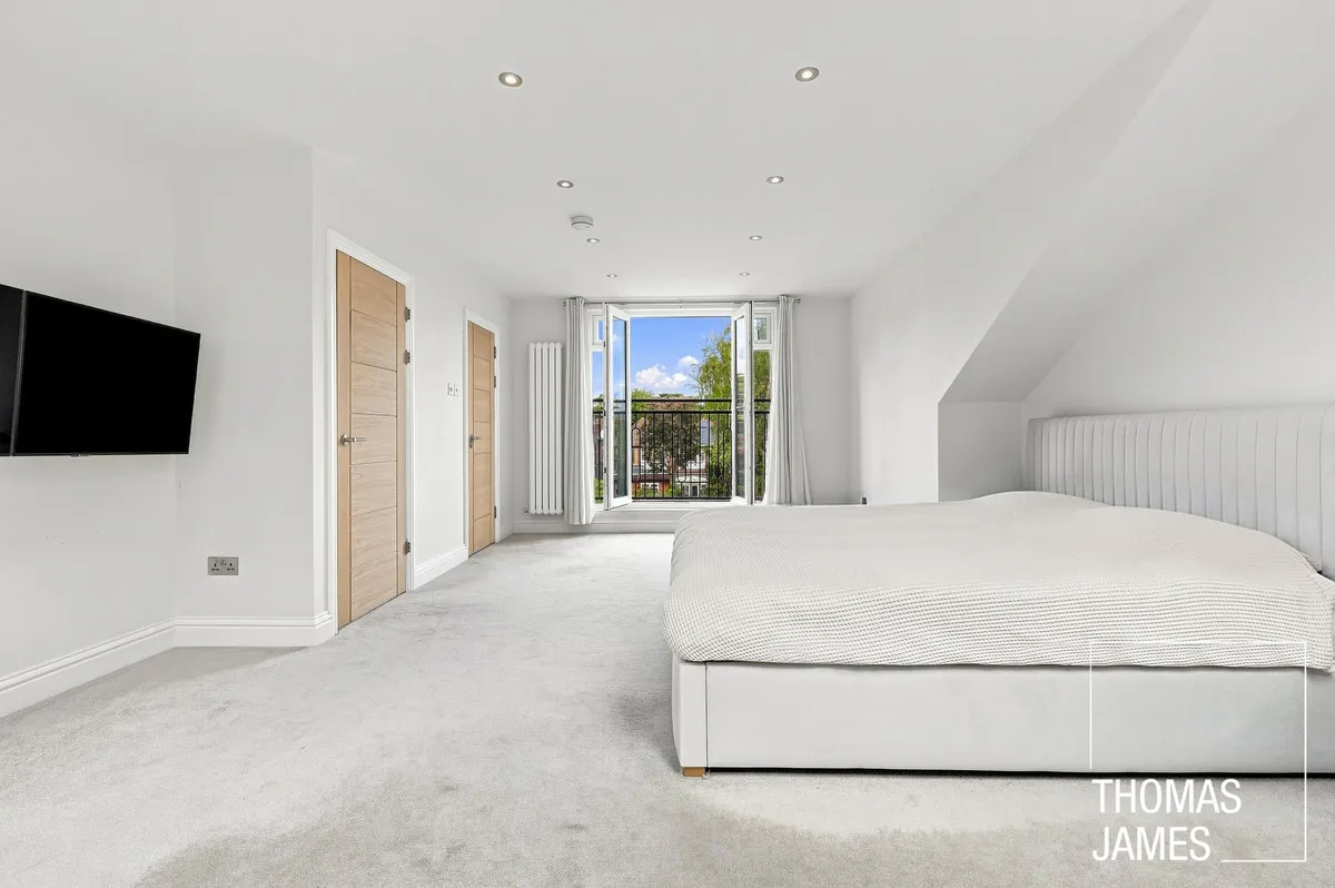 London, N21, photo 13