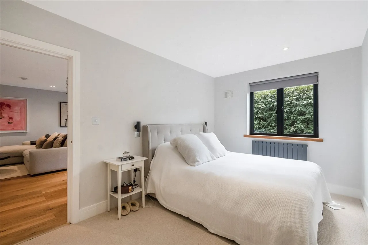 Tiffany, 67 Oakhurst Grove, East Dulwich, London, SE22, photo 3