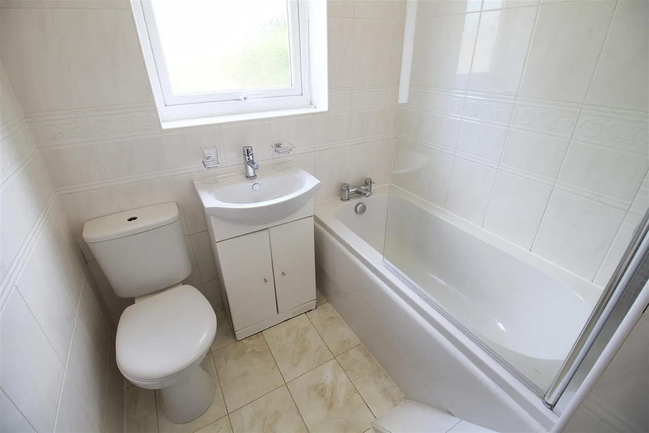 Osborne Road, Denton, photo 9