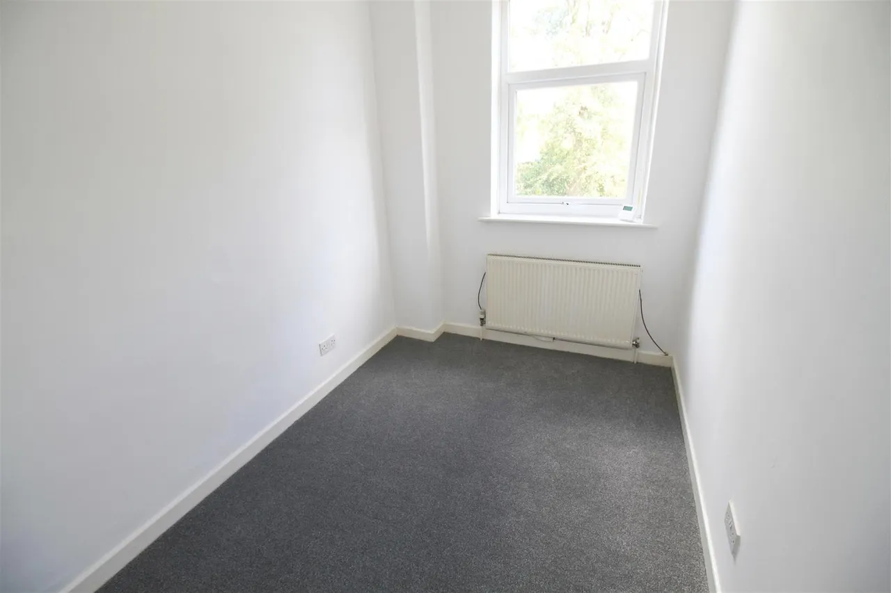 Osborne Road, Denton, photo 8