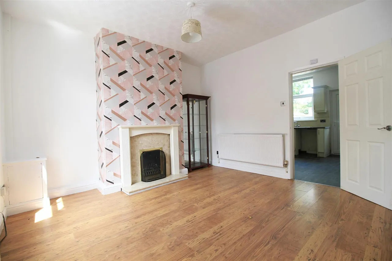 Osborne Road, Denton, photo 2