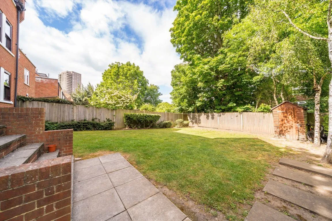York Road, W3, photo 5