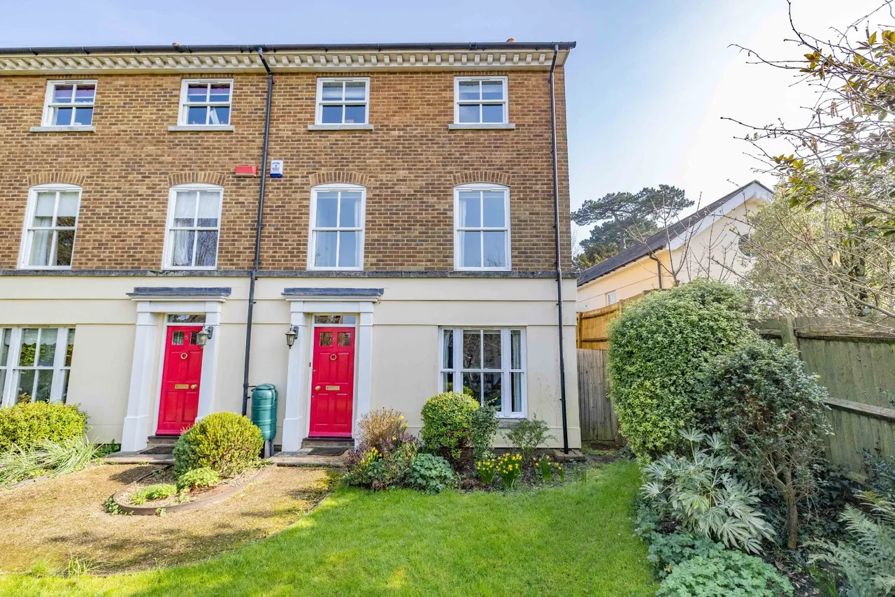 4 bed house for sale, Priory Gardens, Nunnery Fields, CT1