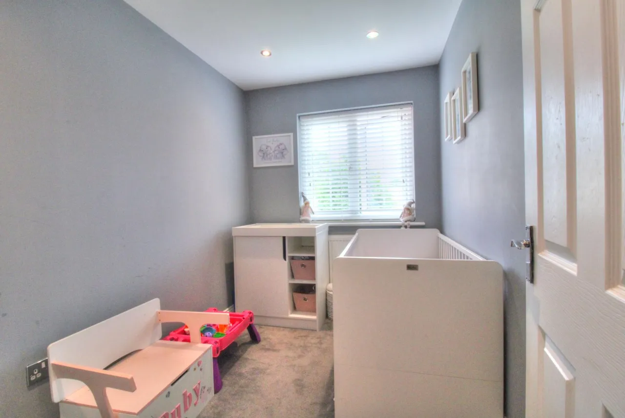 Bramble Tye, Basildon, SS15, photo 12