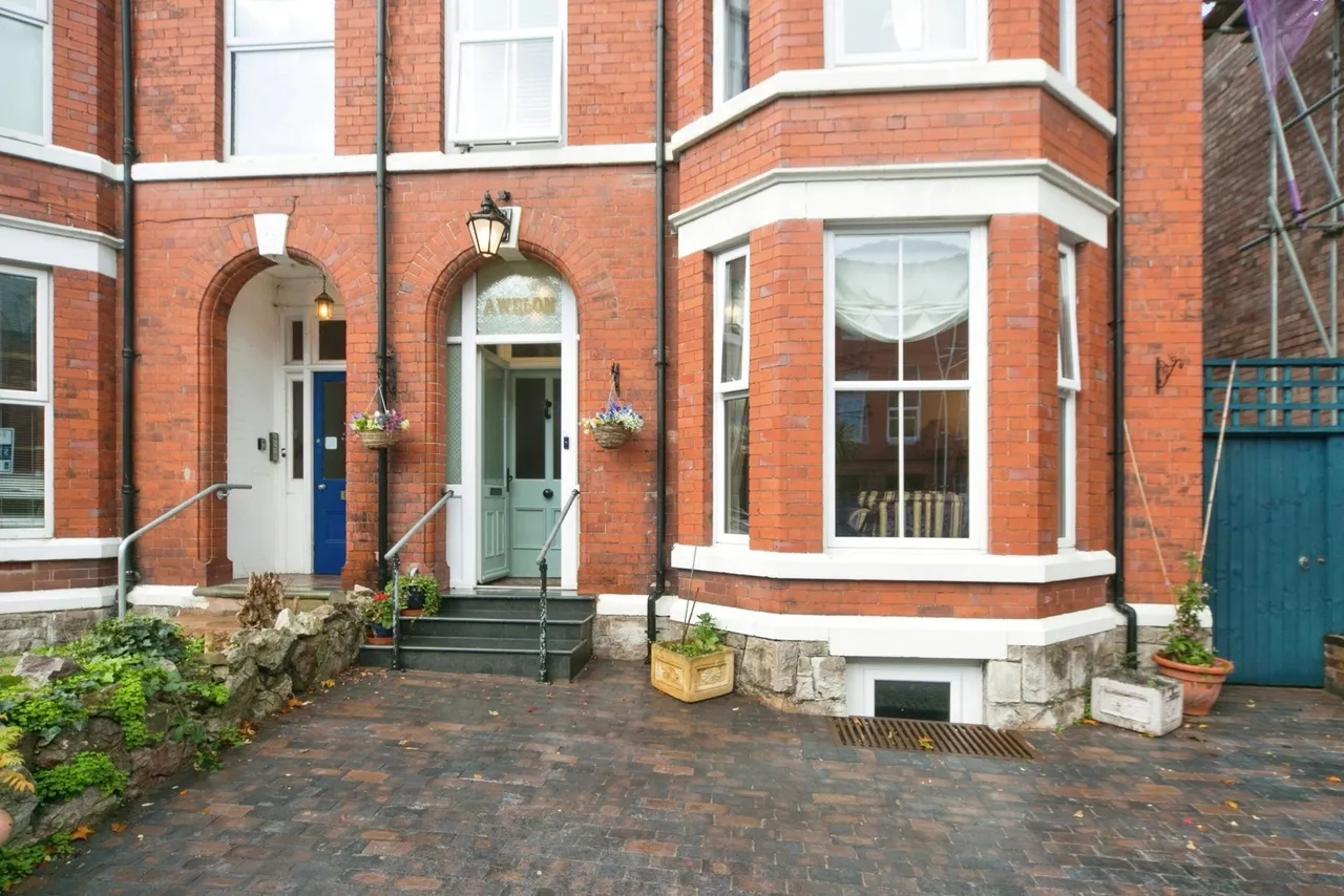 Hawarden Road, Colwyn Bay, LL29, photo 25