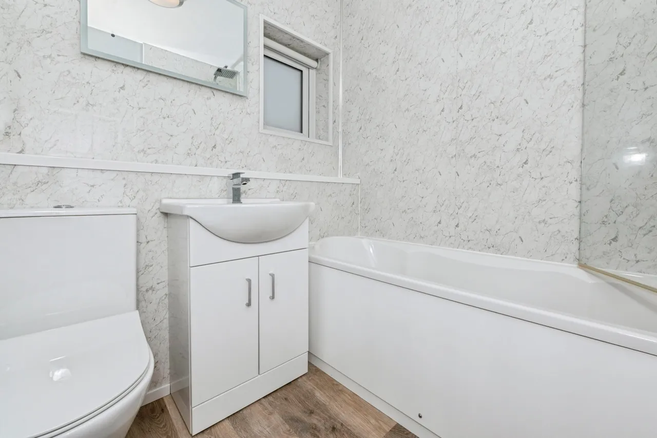 Bruces Wharf Road, Grays, Essex, RM17, photo 3