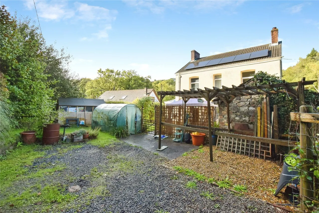 Ynys Tre Deg, Upper Cwmtwrch, SA9, photo 31