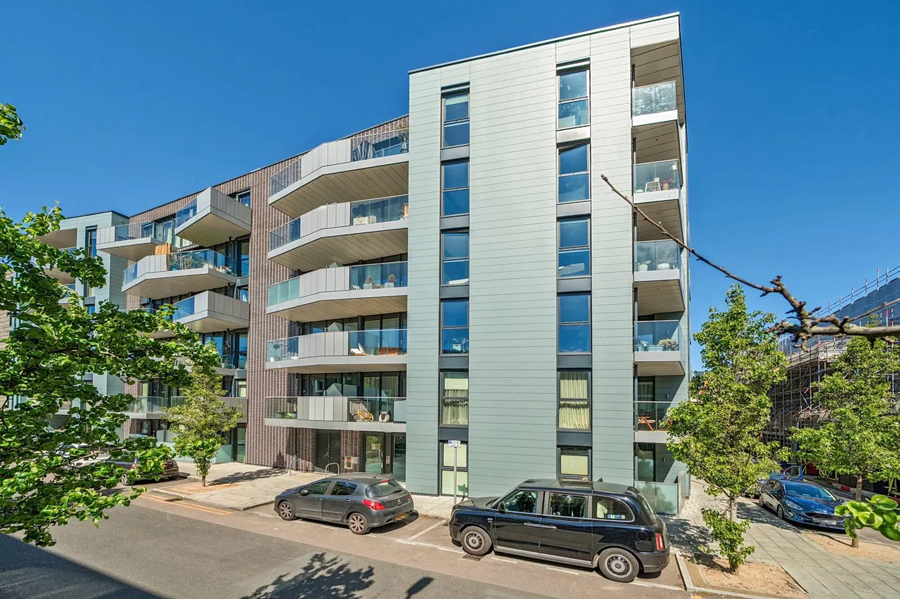 Hawthorne Crescent, SE10, photo 13