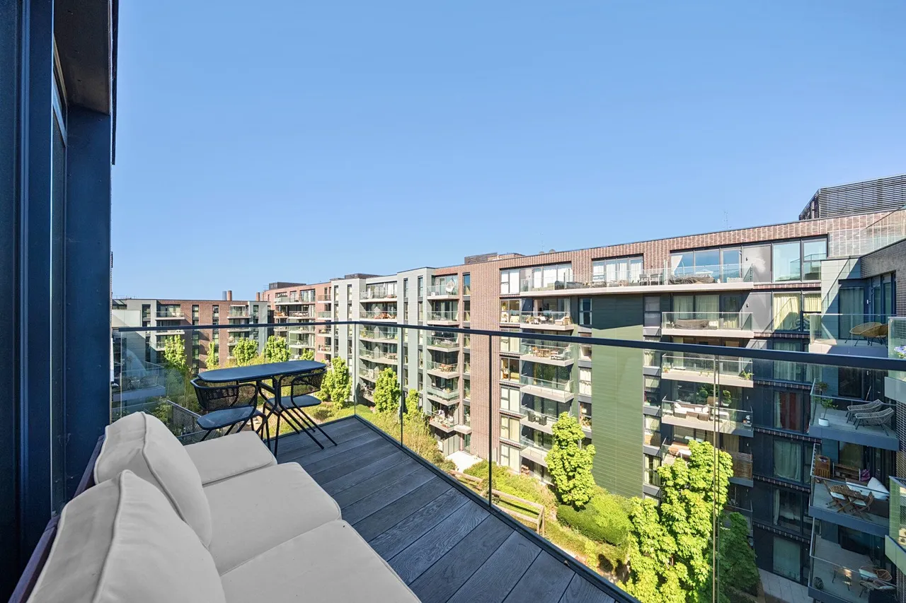 1 bed flat for sale — Hawthorne Crescent, SE10