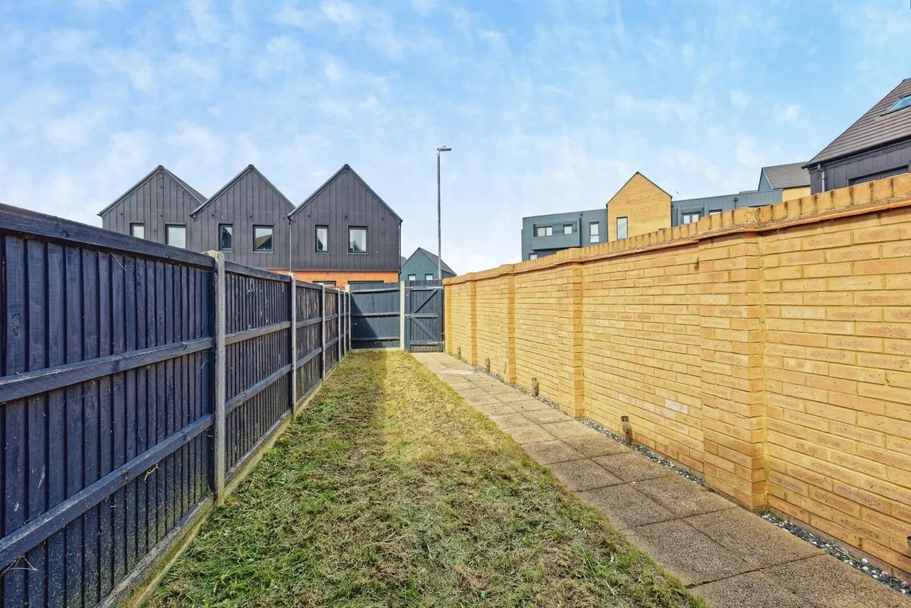 Venus Close, Milton Regis, Sittingbourne, Kent, ME10, photo 8