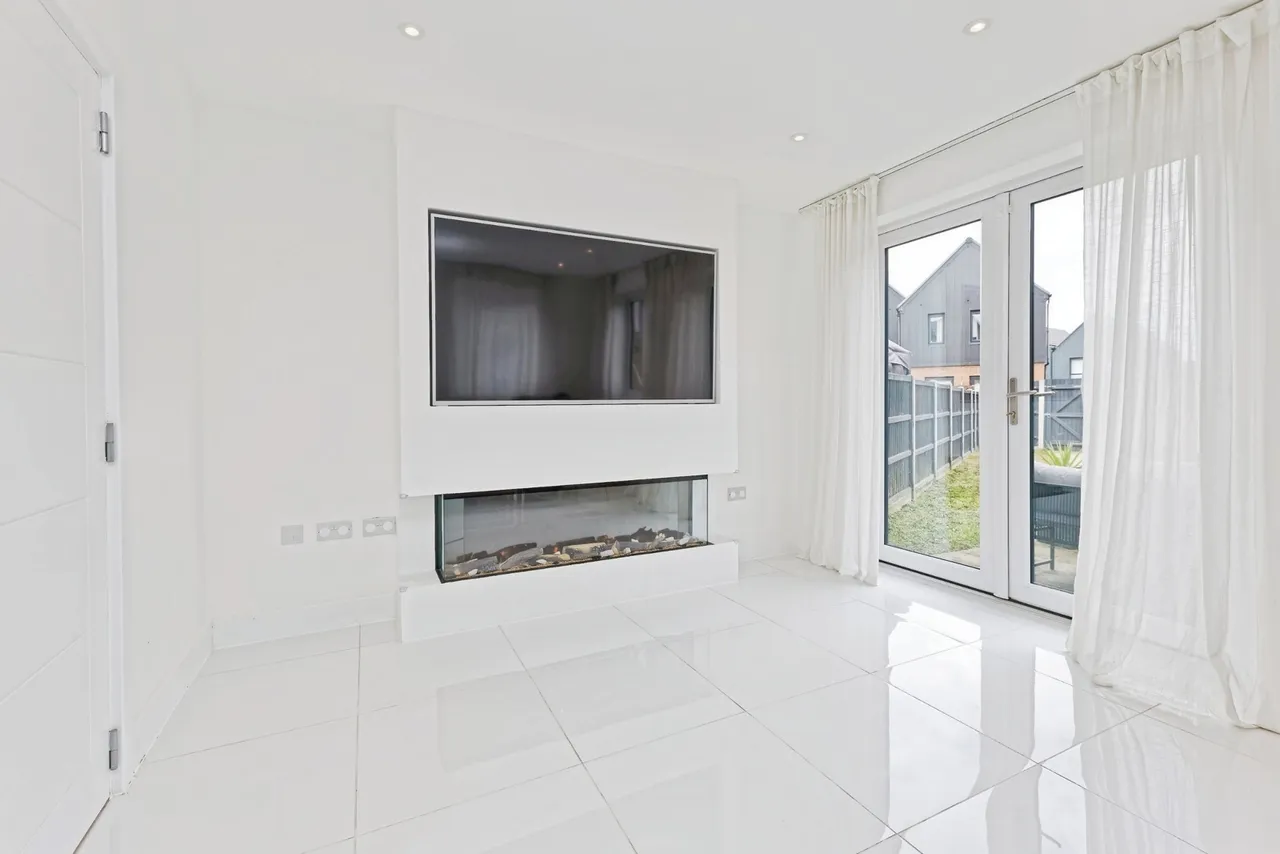 Venus Close, Milton Regis, Sittingbourne, Kent, ME10, photo 9