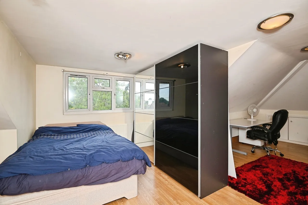 Robin Hood Lane, Chatham, ME5, photo 12