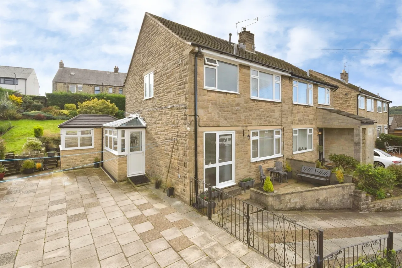 3 bed house for sale, Holmesfield Close, Tansley, DE4