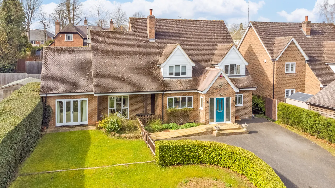 4 bed house for sale — Wendover Drive, Welwyn, AL6