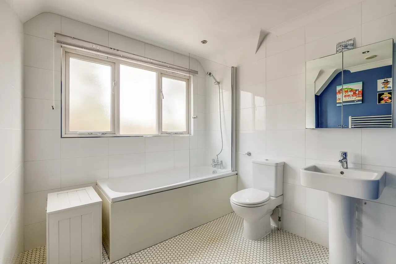 Wendover Drive, Welwyn, AL6, photo 11