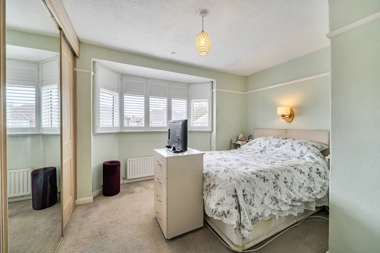 Queens Walk, Ruislip, HA4, photo 6