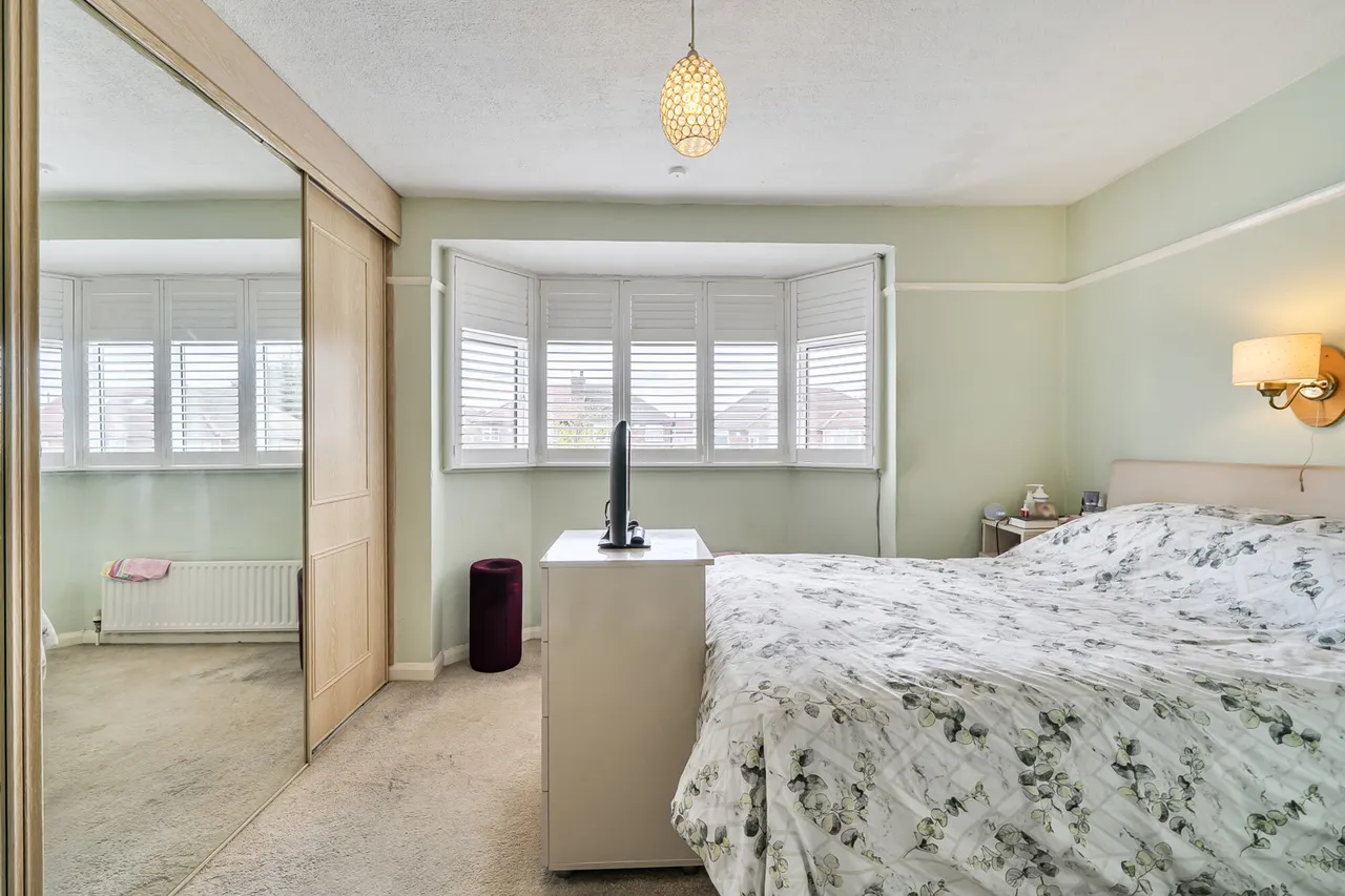 Queens Walk, Ruislip, HA4, photo 16