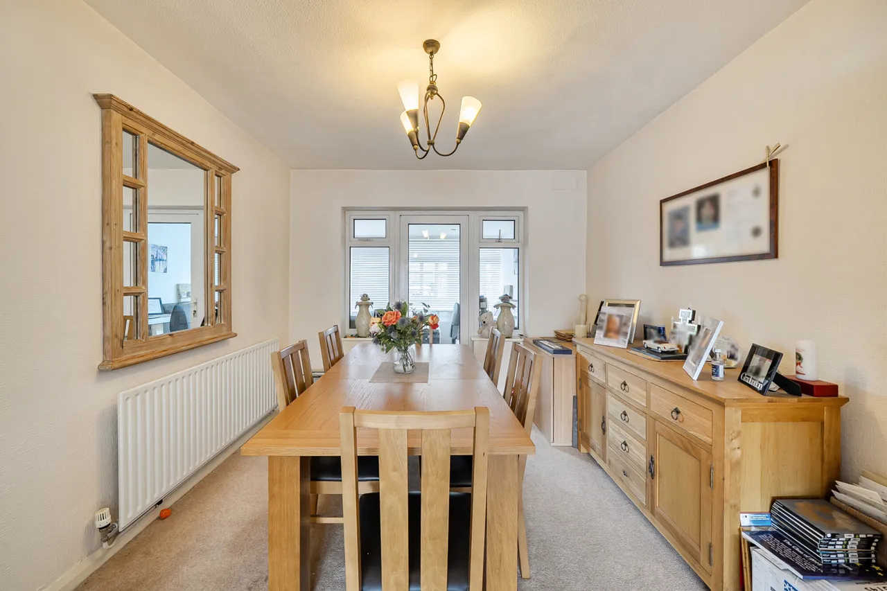 Queens Walk, Ruislip, HA4, photo 13