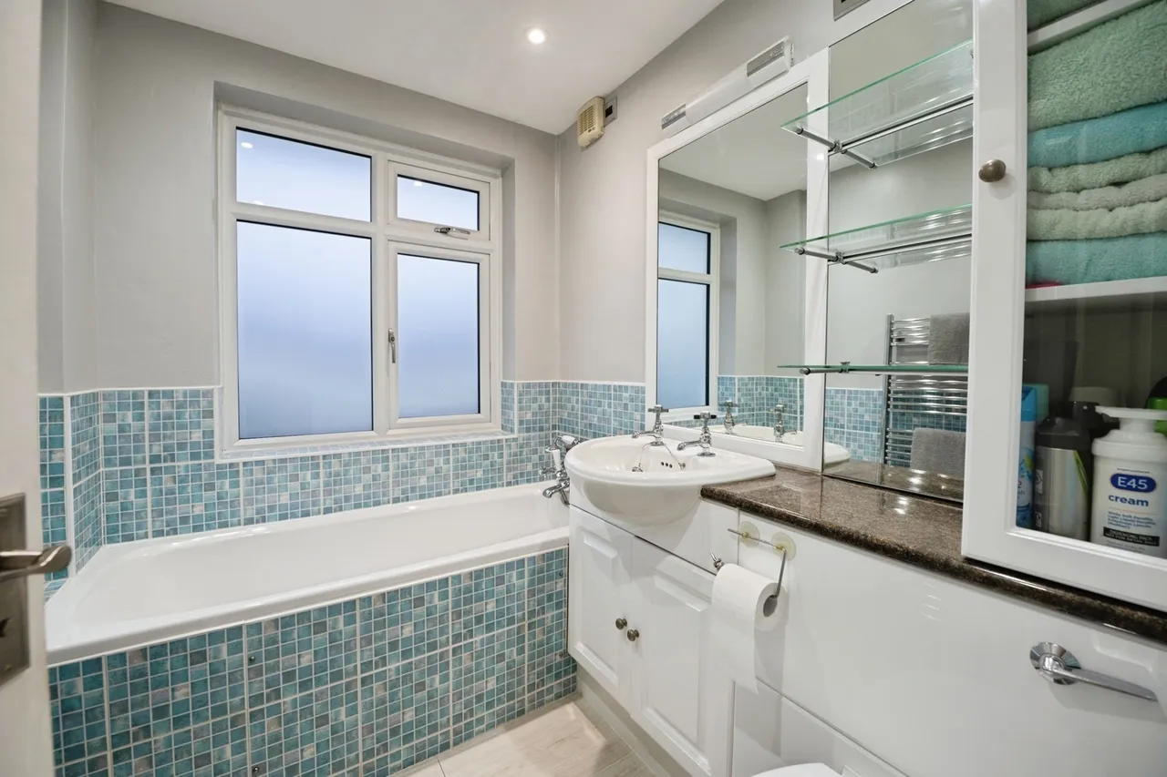 Redden Court Road, Romford, RM3, photo 15
