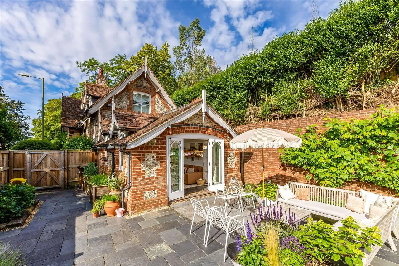 Worthy Road, Winchester, Hampshire, SO23 7AG, photo 12