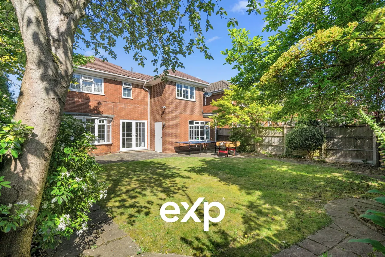 Shaftesbury Crescent, Staines-Upon-Thames / Laleham Border, TW18, photo 29