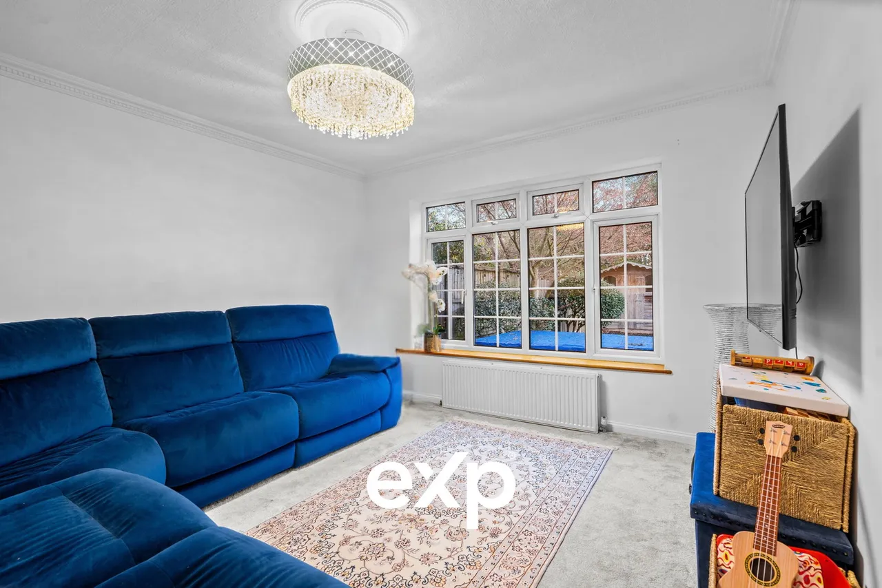 Shaftesbury Crescent, Staines-Upon-Thames / Laleham Border, TW18, photo 14