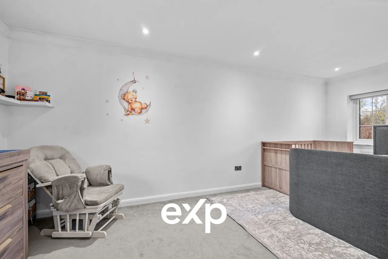 Shaftesbury Crescent, Staines-Upon-Thames / Laleham Border, TW18, photo 18