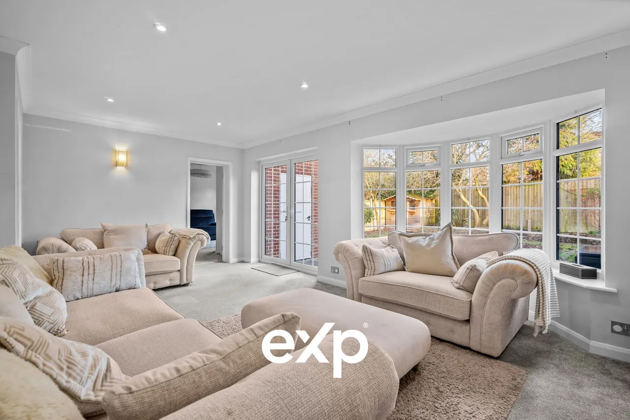 Shaftesbury Crescent, Staines-Upon-Thames / Laleham Border, TW18, photo 7