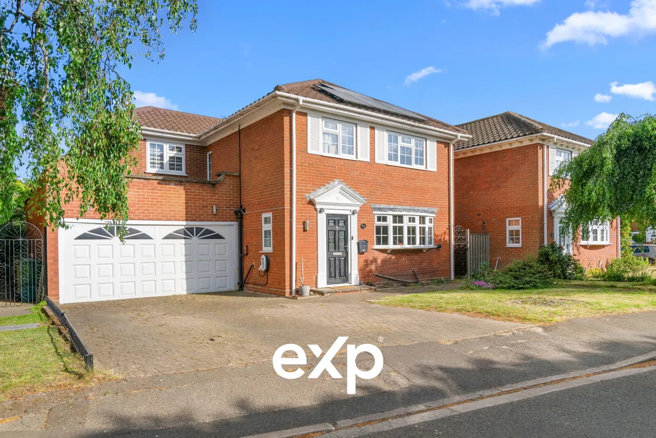 Shaftesbury Crescent, Staines-Upon-Thames / Laleham Border, TW18, photo 4