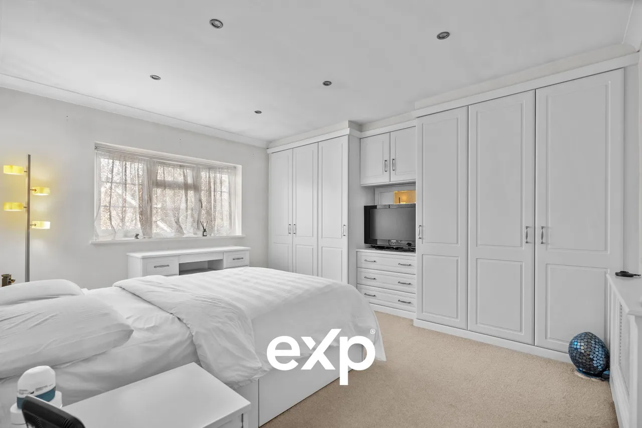 Shaftesbury Crescent, Staines-Upon-Thames / Laleham Border, TW18, photo 20