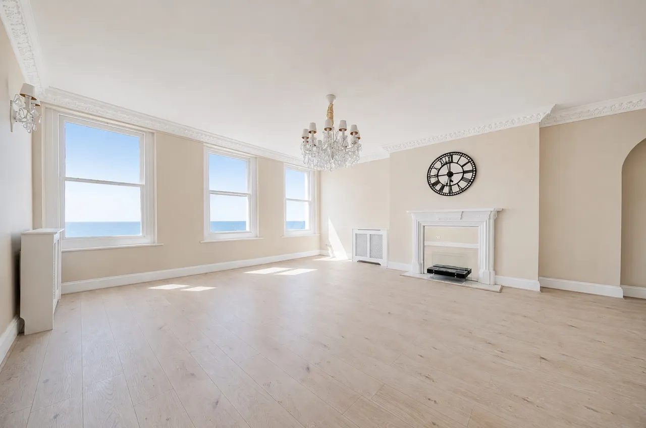 2 bed flat for sale, Marine Parade, Brighton, BN2