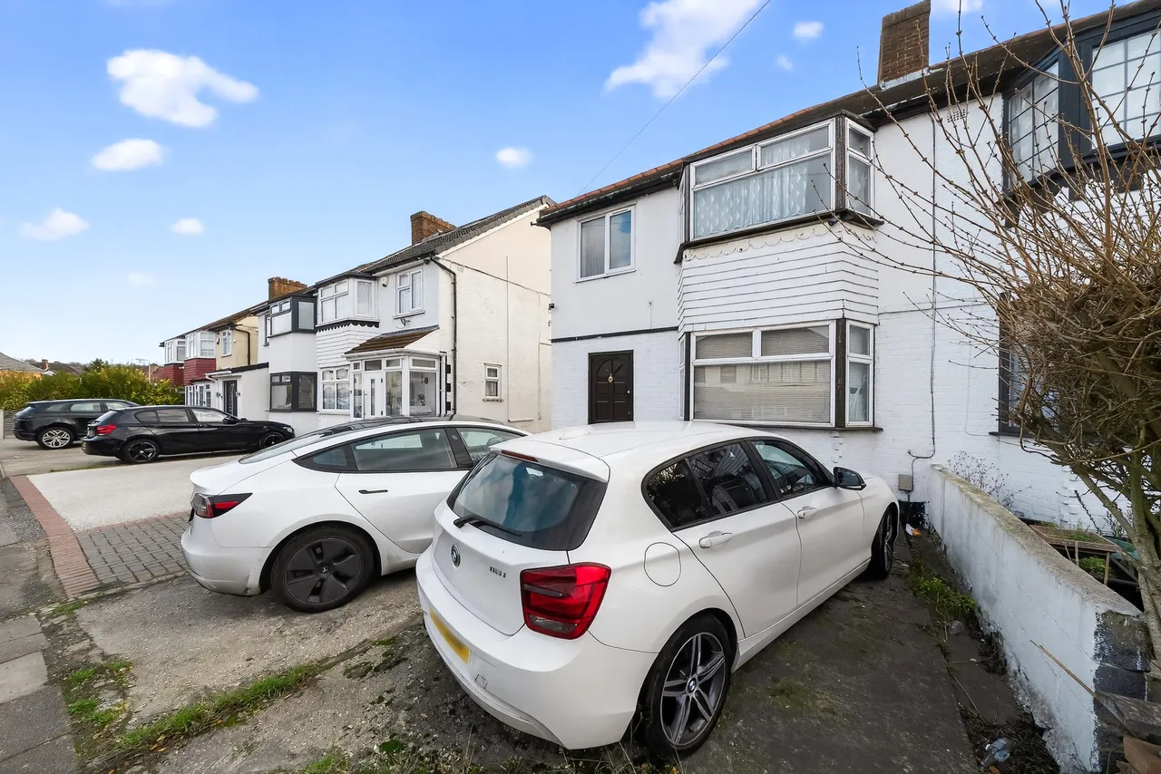 Roundaway Road, Clayhall, IG5, photo 18
