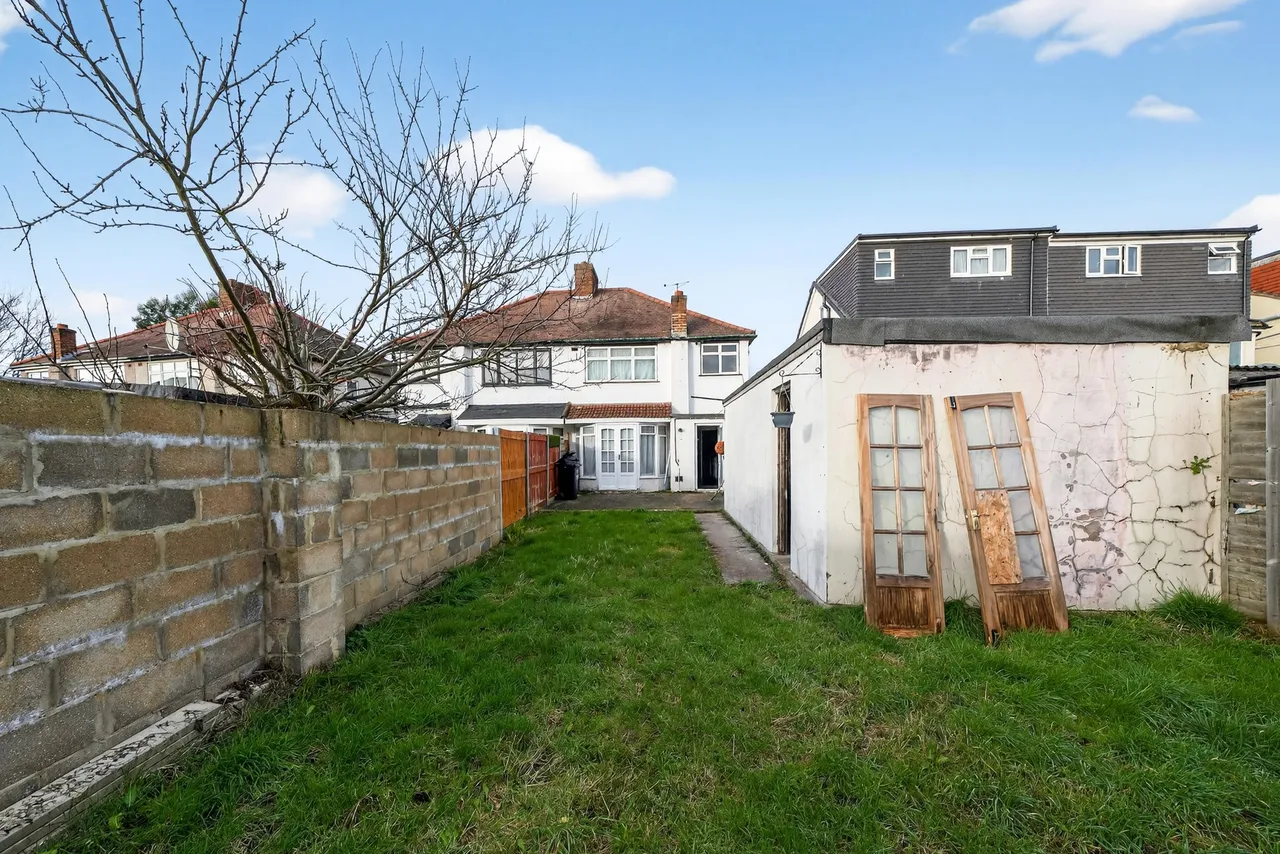 Roundaway Road, Clayhall, IG5, photo 15