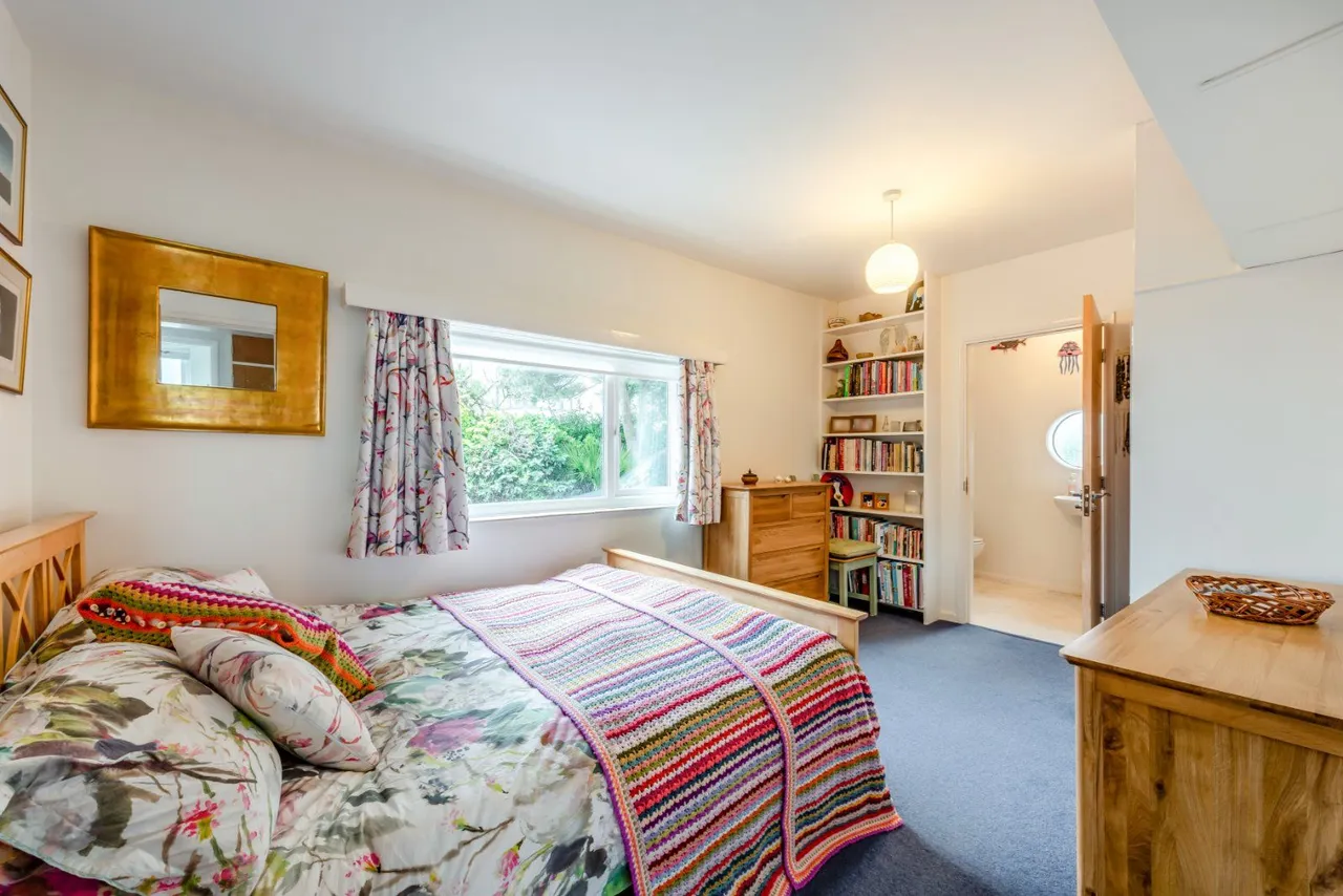 Wittering Road, Hayling Island, Hampshire, PO11 9SP, photo 8