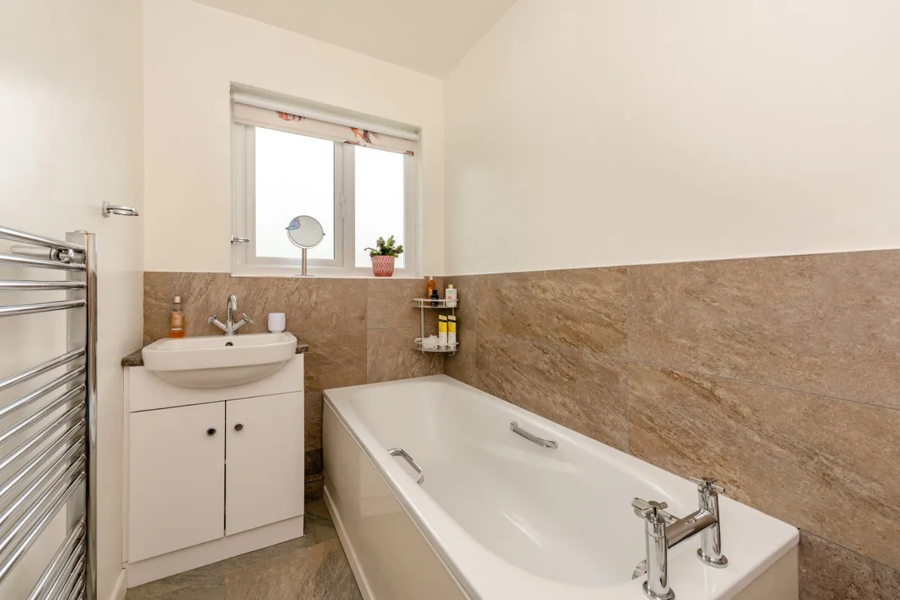 Wittering Road, Hayling Island, Hampshire, PO11 9SP, photo 10