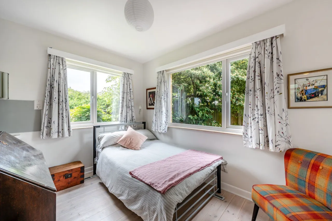 Wittering Road, Hayling Island, Hampshire, PO11 9SP, photo 9